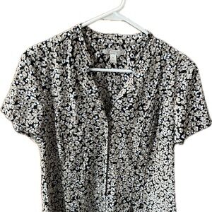 Dana Buchman Black, Tan and White Print V-Neck Short Sleeve Blouse